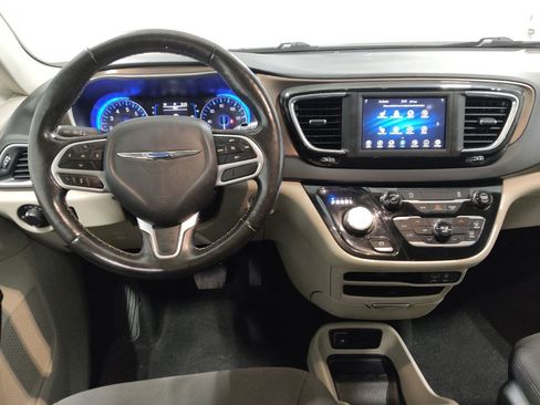 Used 2020 Chrysler Voyager LX w/ Cold Weather Group image 22