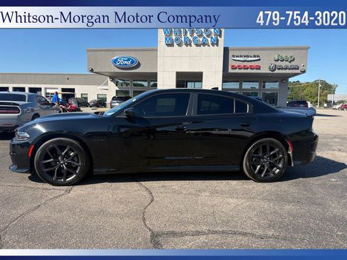 Used 2022 Dodge Charger R/T w/ Blacktop Package image 2