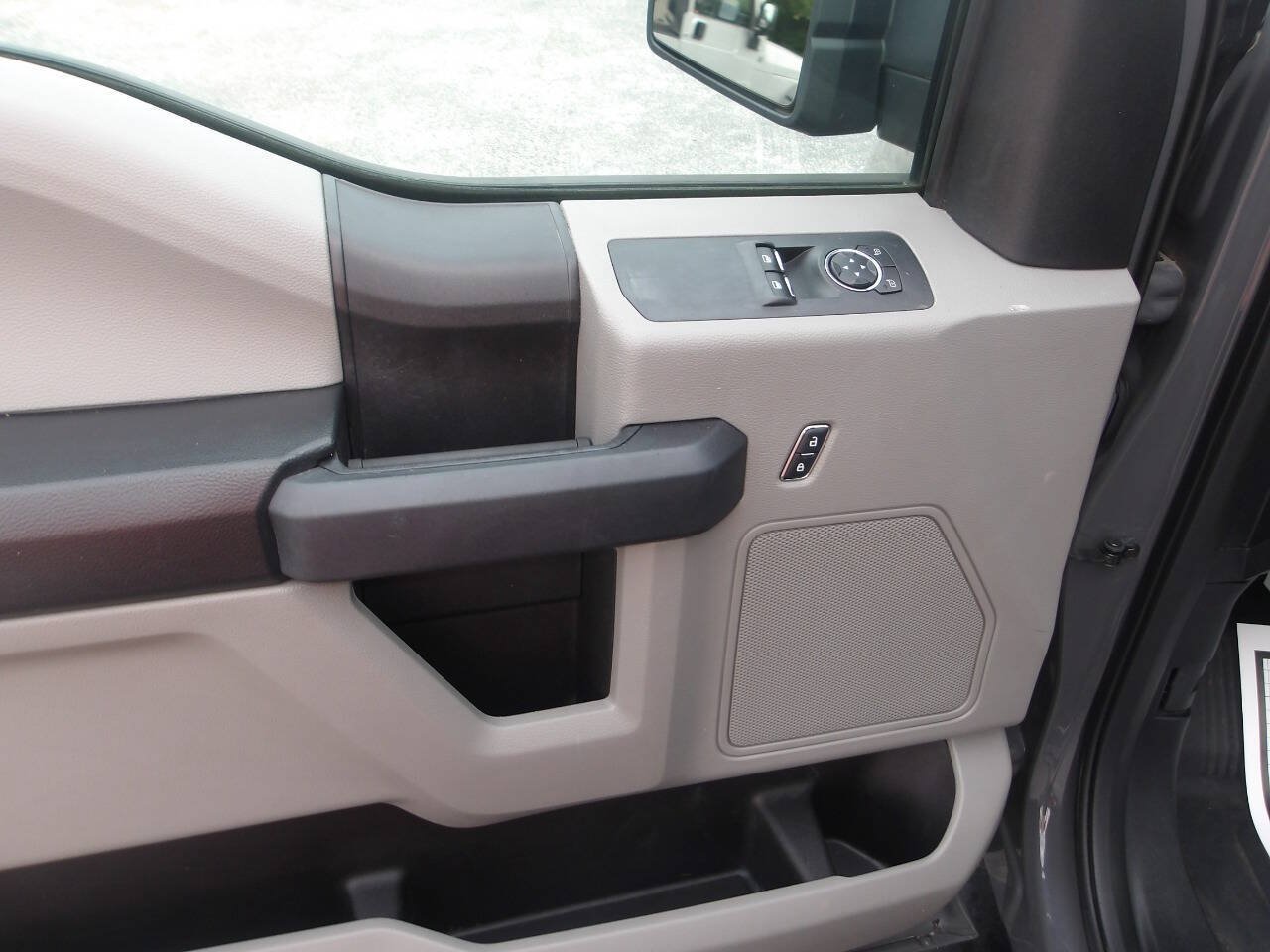 Used 2018 Ford F150 XL w/ Equipment Group 101A Mid RWD image 9