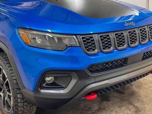 Certified 2024 Jeep Compass Trailhawk AWD/4WD image 15