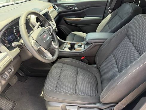 Used 2023 GMC Acadia SLE FWD image 11