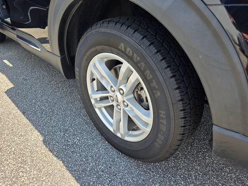 Used 2022 Ford Explorer XLT RWD image 56