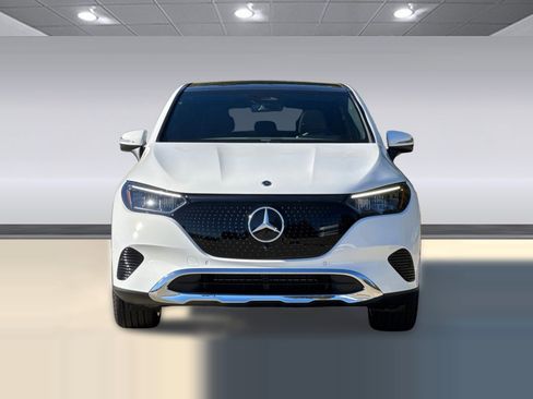 Used 2026 Mercedes-Benz EQE 320 4MATIC SUV image 6