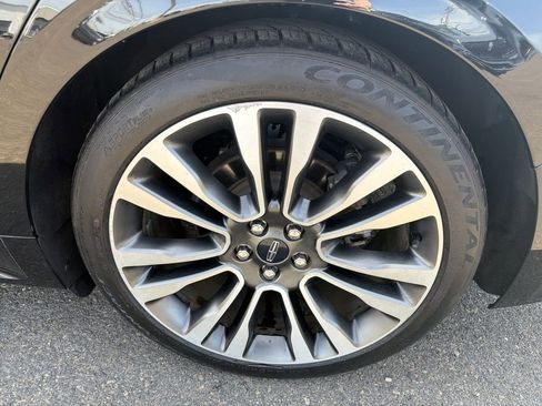 Used 2019 Lincoln Continental Reserve image 31