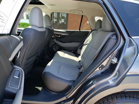 Used 2023 Subaru Outback Limited AWD/4WD image 11