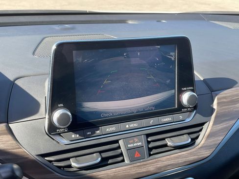 Used 2025 Nissan Altima 2.5 SV image 24