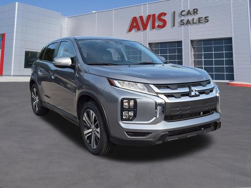 Used 2025 Mitsubishi Outlander Sport SE AWD/4WD image 3