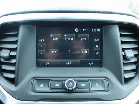 Used 2017 GMC Acadia SLE image 20
