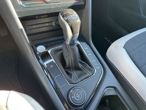 New 2026 Volkswagen Taos SE image 19