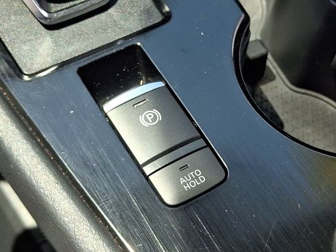 Used 2024 Nissan Rogue S AWD/4WD image 23