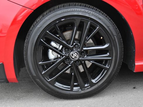 Used 2025 Toyota Camry SE image 12