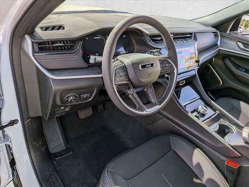 New 2026 Jeep Grand Cherokee L Limited w/ Limited Altitude Package AWD/4WD image 3