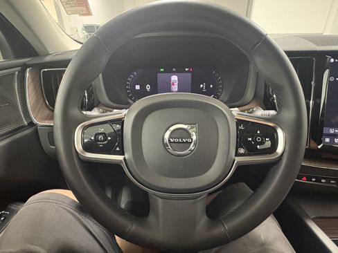 Used 2024 Volvo XC60 B5 Plus AWD/4WD image 19