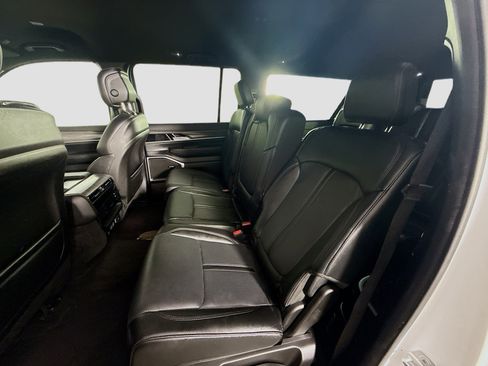 Used 2024 Jeep Wagoneer L Series II w/ Flexible Seating Group image 25