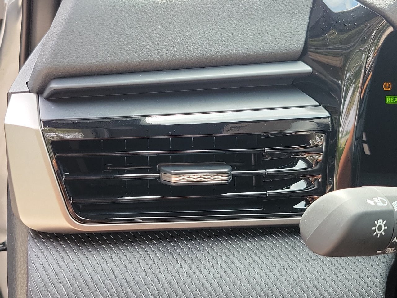 Used 2026 Toyota Camry SE FWD image 33