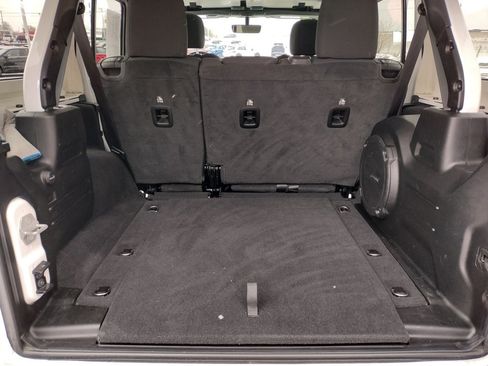 Used 2023 Jeep Wrangler Sahara image 17