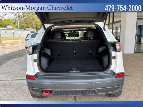 Used 2020 Jeep Cherokee Trailhawk w/ Comfort/Convenience Group AWD/4WD image 31