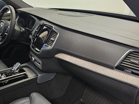Certified 2024 Volvo XC90 B6 Ultimate w/ Protection Package image 12