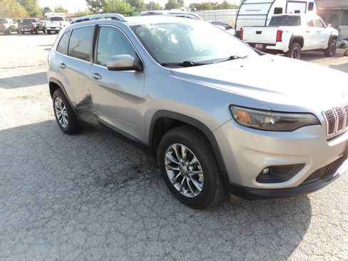 Used 2021 Jeep Cherokee Latitude Lux w/ Comfort/Convenience Group AWD/4WD image 3