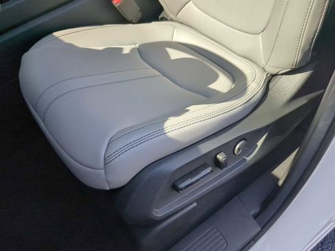 New 2025 Honda Pilot Touring image 13