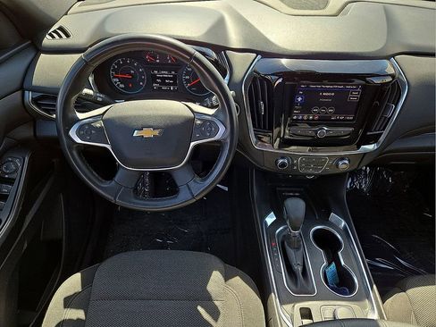 Used 2023 Chevrolet Traverse LT image 17