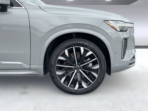 Certified 2025 Volvo XC90 B5 Plus image 10