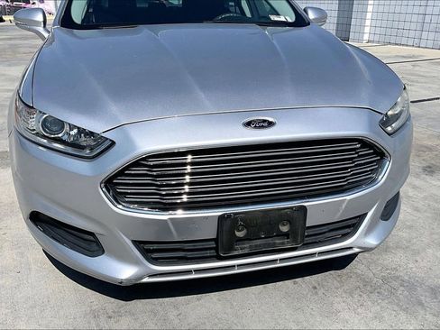 Used 2013 Ford Fusion SE FWD image 29