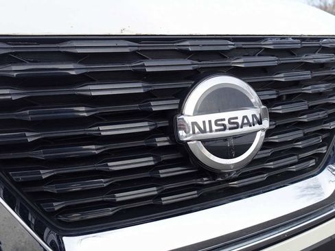 Used 2021 Nissan Rogue Platinum image 19