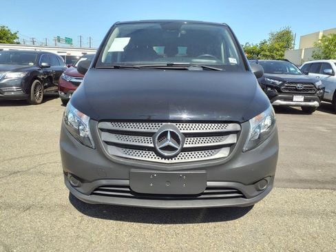 Used 2019 Mercedes-Benz Metris Passenger image 2