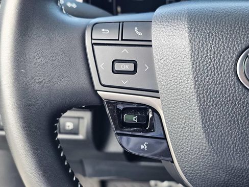 Used 2025 Toyota Camry SE FWD image 27