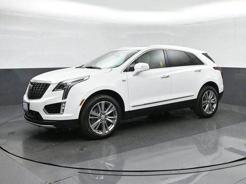Used 2024 Cadillac XT5 Premium Luxury image 3