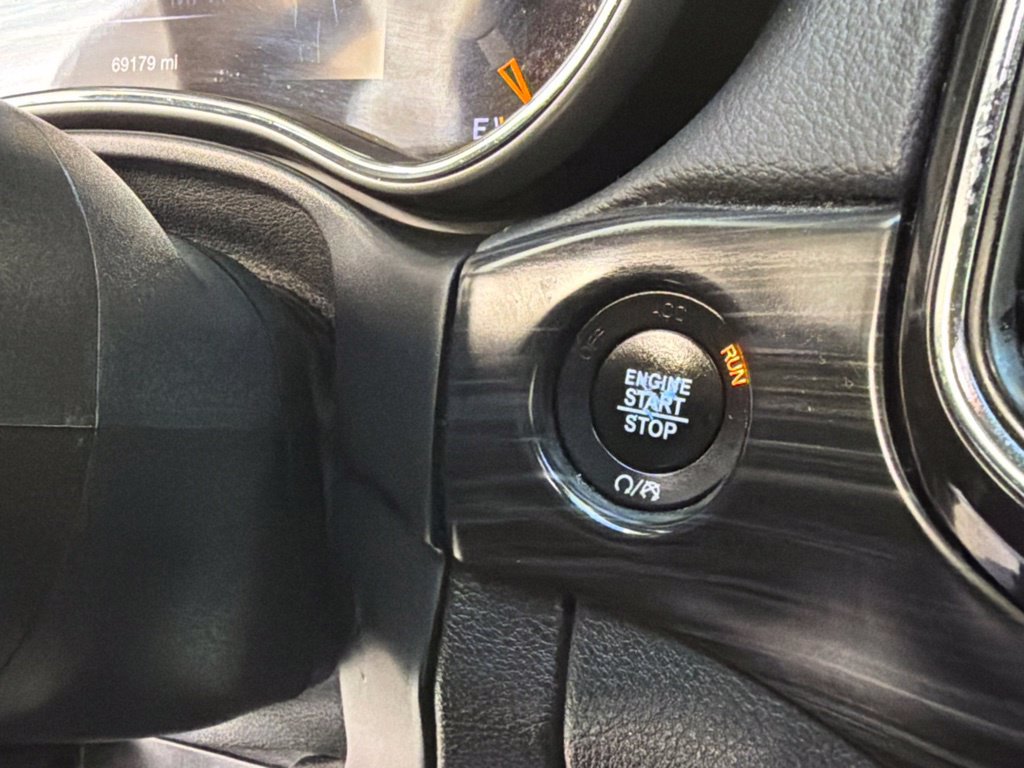 Used 2021 Jeep Grand Cherokee Laredo X RWD image 46