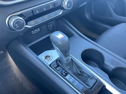 Used 2025 Nissan Altima 2.5 SV image 40