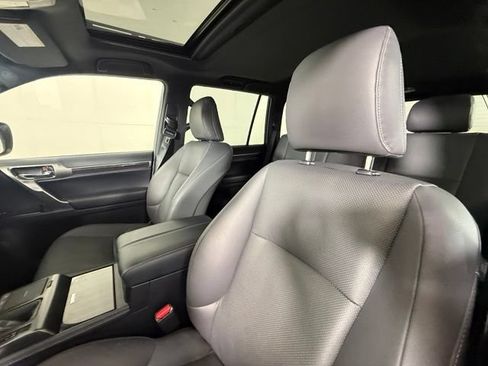 Used 2023 Lexus GX 460 Premium w/ Premium Package AWD/4WD image 16