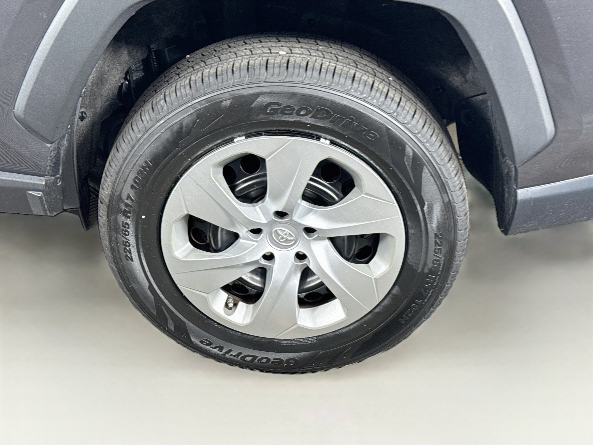 Certified 2021 Toyota RAV4 LE AWD/4WD image 9