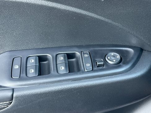 Certified 2022 Hyundai Venue Limited image 13