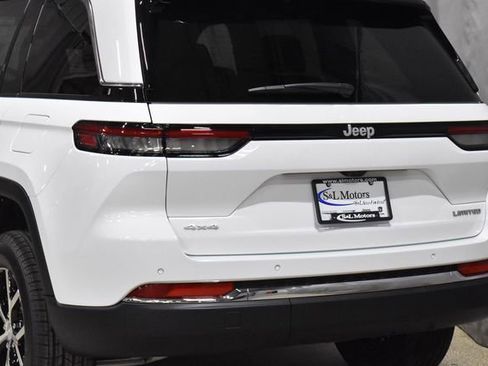 New 2025 Jeep Grand Cherokee Limited image 9