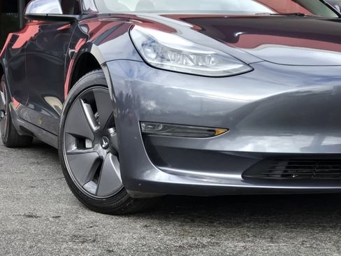 Used 2023 Tesla Model 3 Standard Range image 10