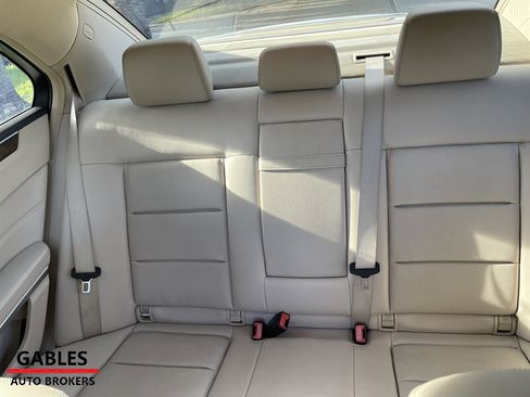 Used 2014 Mercedes-Benz E 350 Sedan image 26