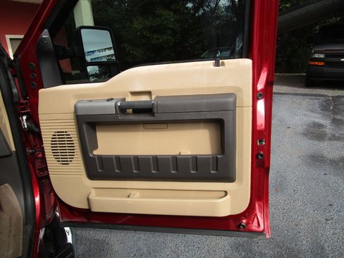 Used 2015 Ford F250 Lariat w/ Lariat Ultimate Package image 33