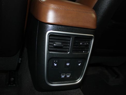 Used 2019 Chrysler 300 Limited w/ Safetytec Plus Group RWD image 37