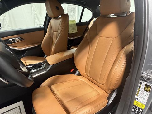 Used 2023 BMW 330i xDrive Sedan w/ Premium Package AWD/4WD image 4