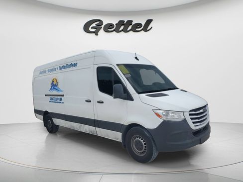 Used 2021 Freightliner Sprinter 2500 RWD image 3