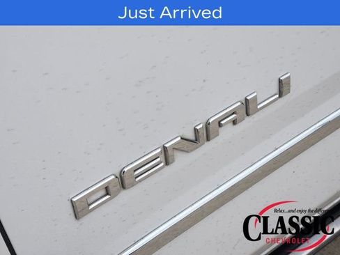 Used 2020 GMC Yukon XL Denali w/ Open Road Package image 18