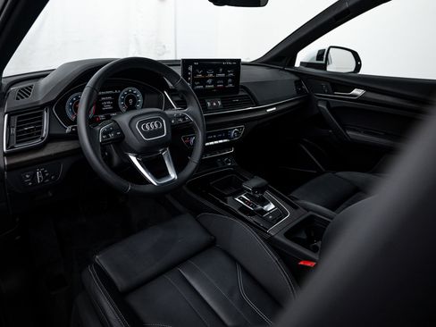 Certified 2025 Audi Q5 2.0T Premium Plus w/ Premium Plus Package image 9
