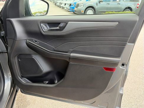 Used 2023 Ford Escape Active w/ Cold Weather Package FWD image 9