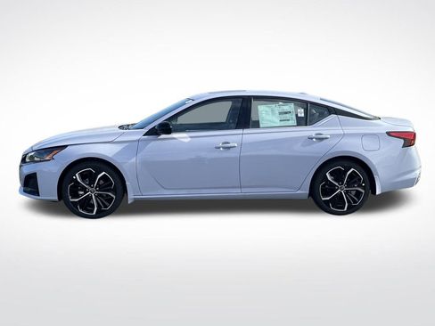 New 2025 Nissan Altima 2.5 SR w/ SR Premium Package image 2