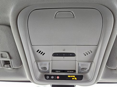 Used 2021 Chevrolet Equinox LT image 20