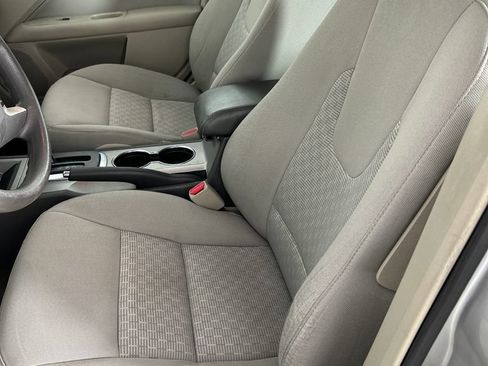 Used 2010 Ford Fusion SE FWD image 12