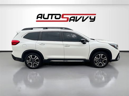 Used 2024 Subaru Ascent Touring image 8